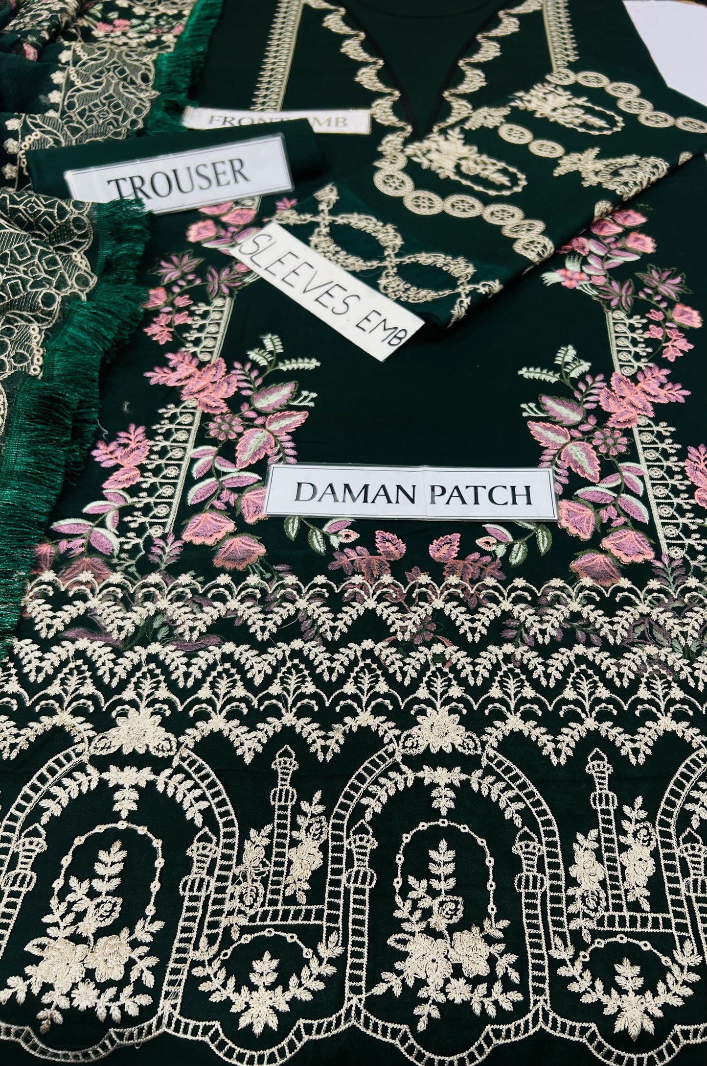 🎊BRAND NAME* KAHF

_WEAR BY THE GORGEOUS ACTRESS_ *KINZA HASHMI🎊